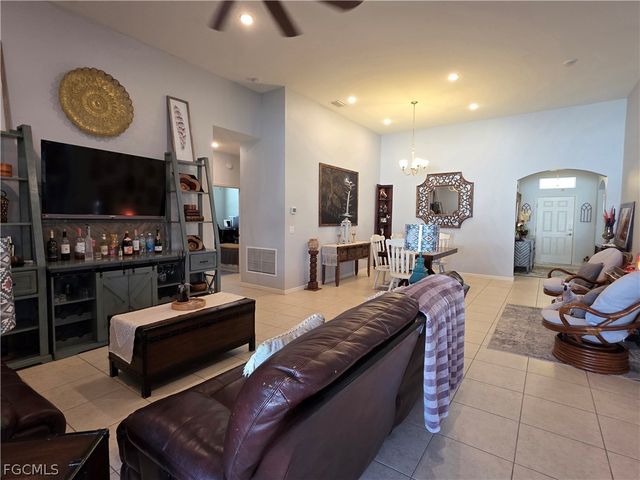 4102 SW 14th PL, Cape Coral, FL 33914