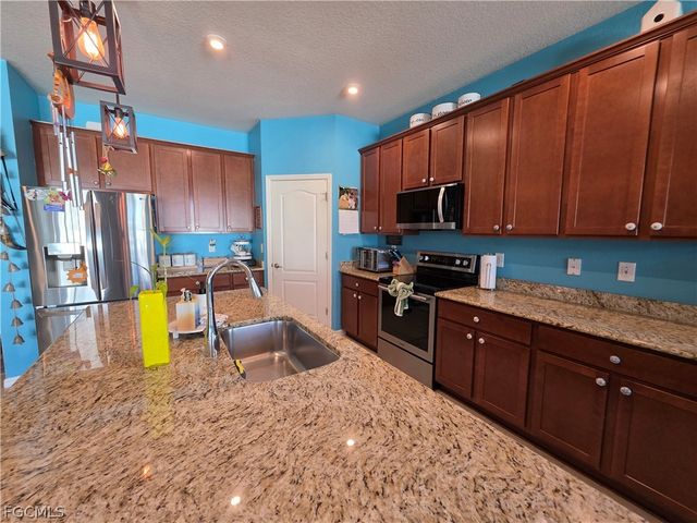 4102 SW 14th PL, Cape Coral, FL 33914