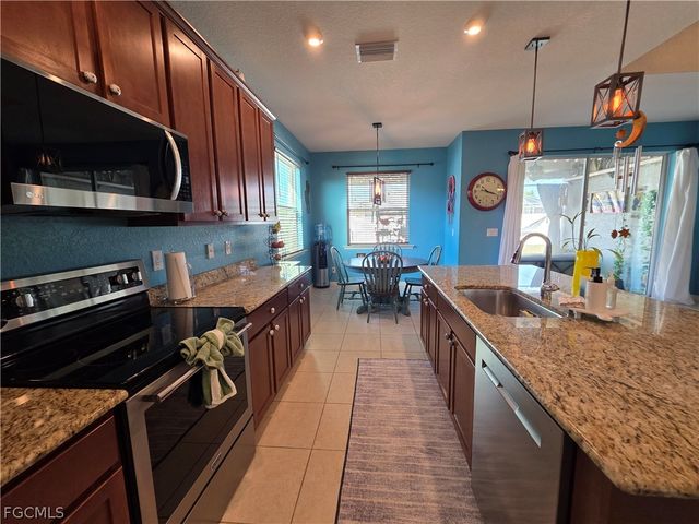 4102 SW 14th PL, Cape Coral, FL 33914