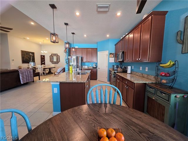 4102 SW 14th PL, Cape Coral, FL 33914