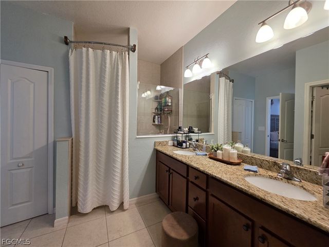 4102 SW 14th PL, Cape Coral, FL 33914