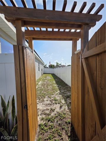 4102 SW 14th PL, Cape Coral, FL 33914