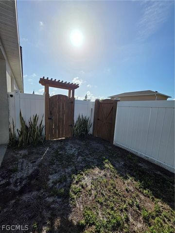 4102 SW 14th PL, Cape Coral, FL 33914