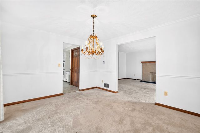 1593 Oakleaf Ln, Franklin Park, PA 15237