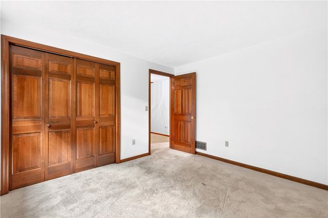 1593 Oakleaf Ln, Franklin Park, PA 15237