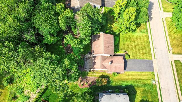 1593 Oakleaf Ln, Franklin Park, PA 15237