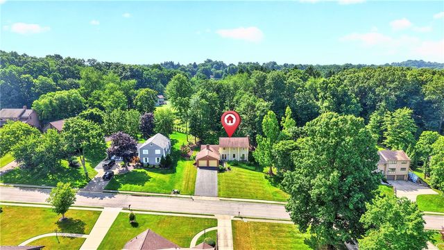 1593 Oakleaf Ln, Franklin Park, PA 15237