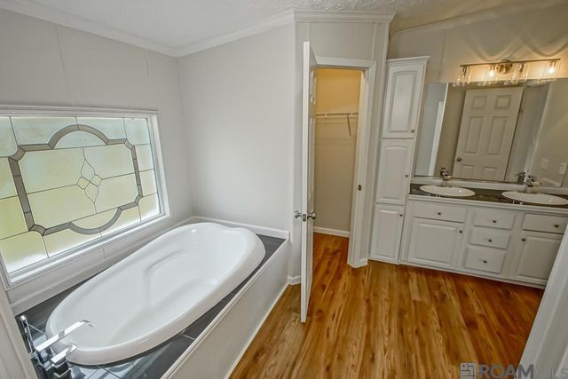 18307 Robert Denham Rd, Prairieville, LA 70769