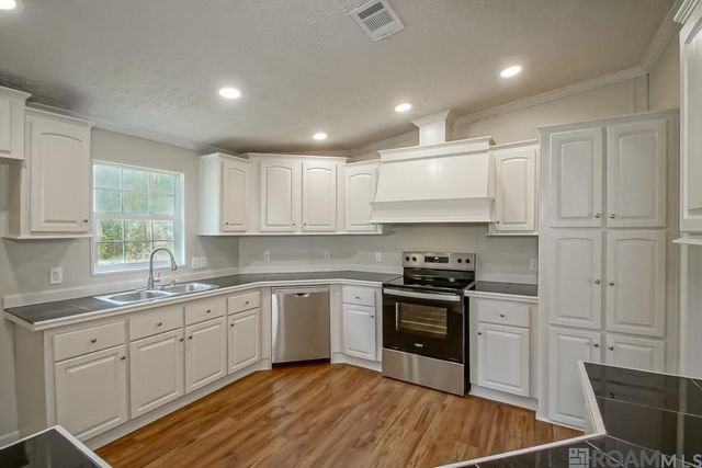 18307 Robert Denham Rd, Prairieville, LA 70769