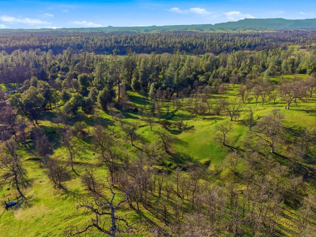 13957 Gas Point Road, Igo, CA 96047