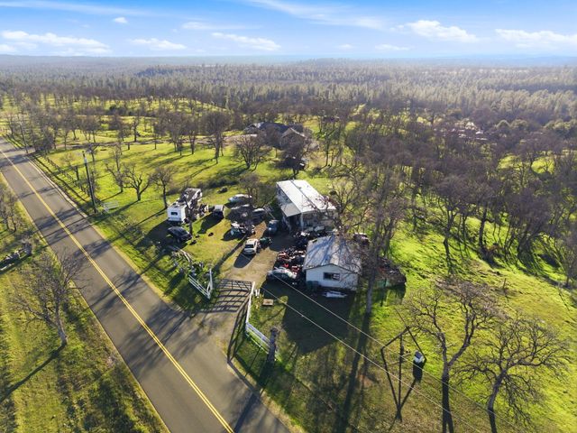 13957 Gas Point Road, Igo, CA 96047