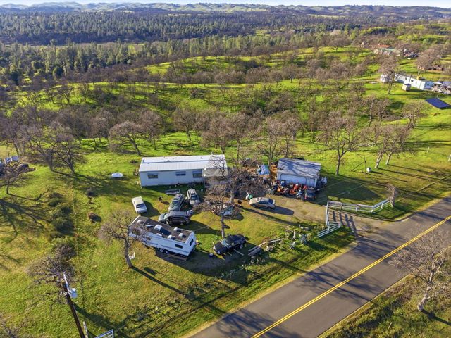 13957 Gas Point Road, Igo, CA 96047