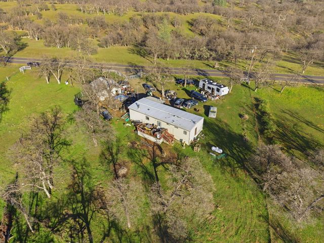 13957 Gas Point Road, Igo, CA 96047