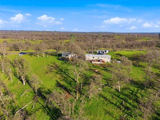 13957 Gas Point Road, Igo, CA 96047