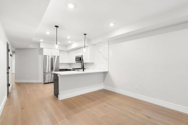 321 W Broadway 1, Boston, MA 02127