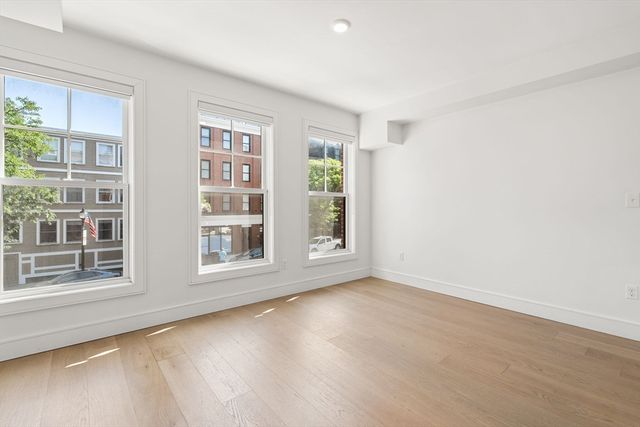 321 W Broadway 1, Boston, MA 02127