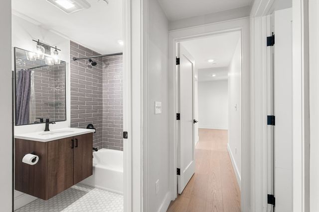 321 W Broadway 1, Boston, MA 02127