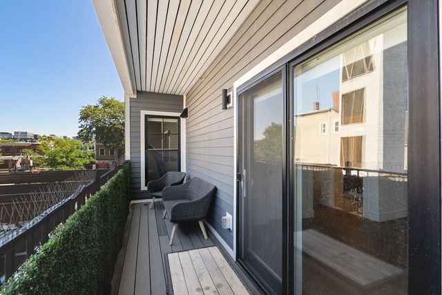 321 W Broadway 1, Boston, MA 02127