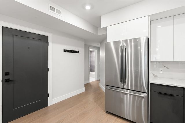 321 W Broadway 1, Boston, MA 02127