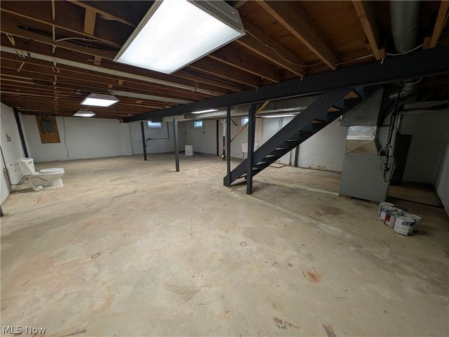 18015 Hillcrest Drive, Lake Milton, OH 44429