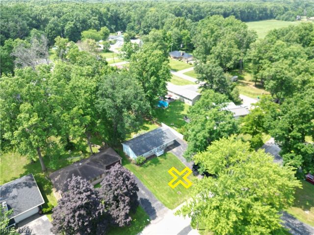18015 Hillcrest Drive, Lake Milton, OH 44429