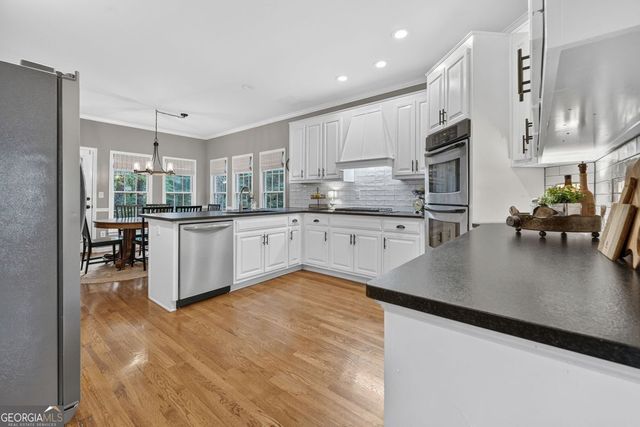 1363 Downington Circle NW, Acworth, GA 30101