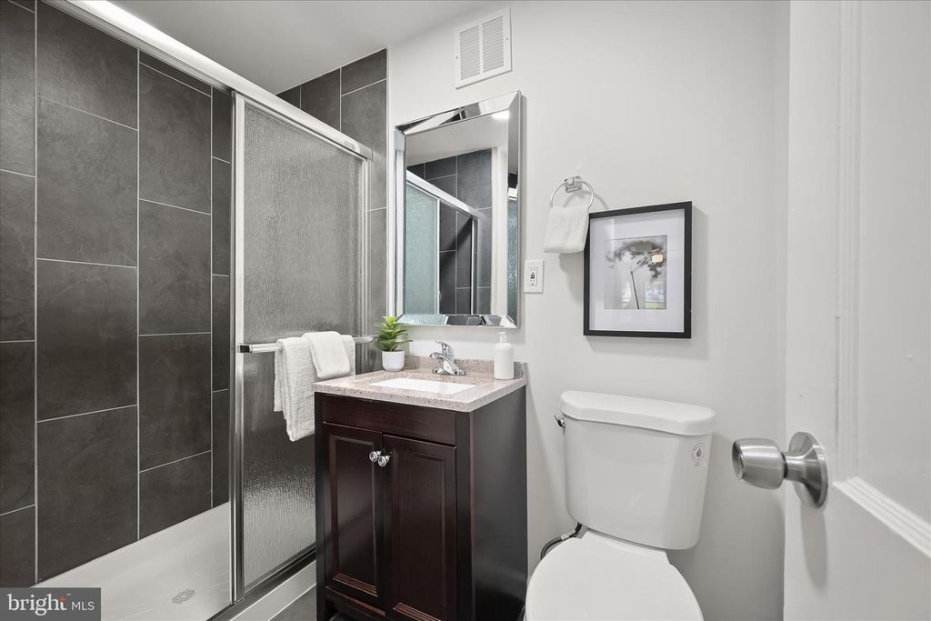 Image 25 of property listing at 10128 HEREFORD PL, Silver Spring, MD 20901