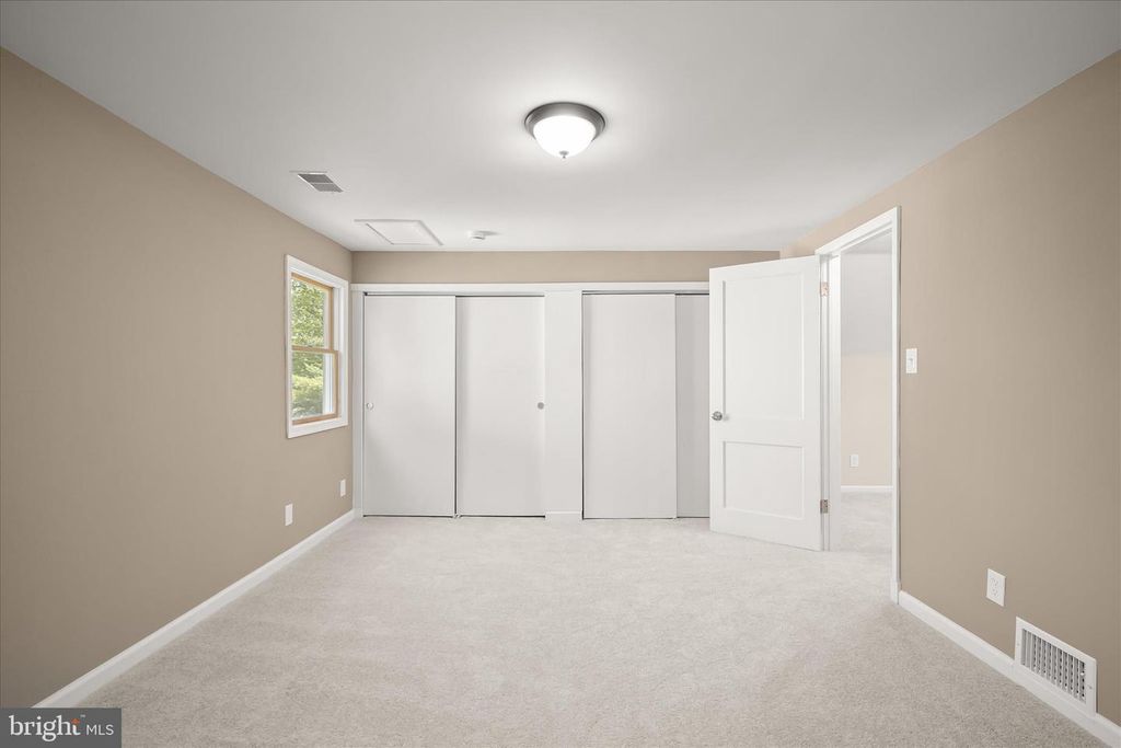 Image 33 of property listing at 10128 HEREFORD PL, Silver Spring, MD 20901