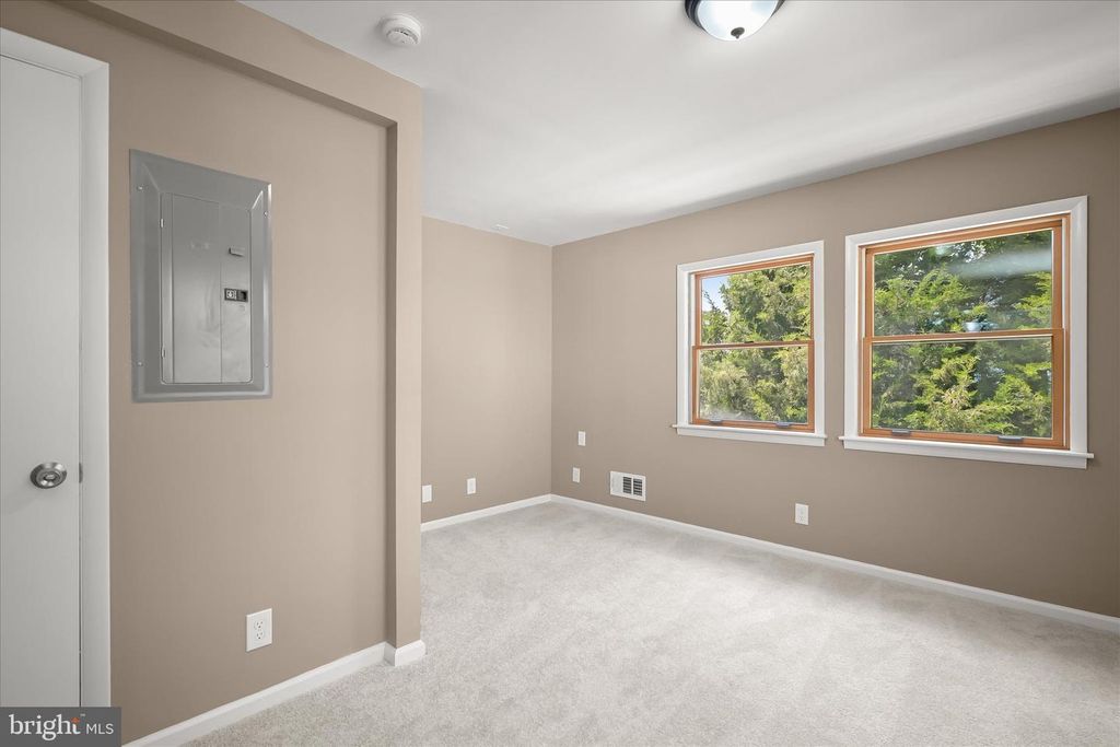 Image 36 of property listing at 10128 HEREFORD PL, Silver Spring, MD 20901