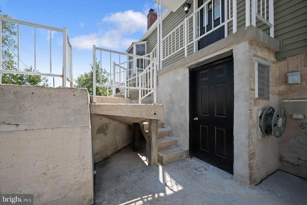 Image 55 of property listing at 10128 HEREFORD PL, Silver Spring, MD 20901