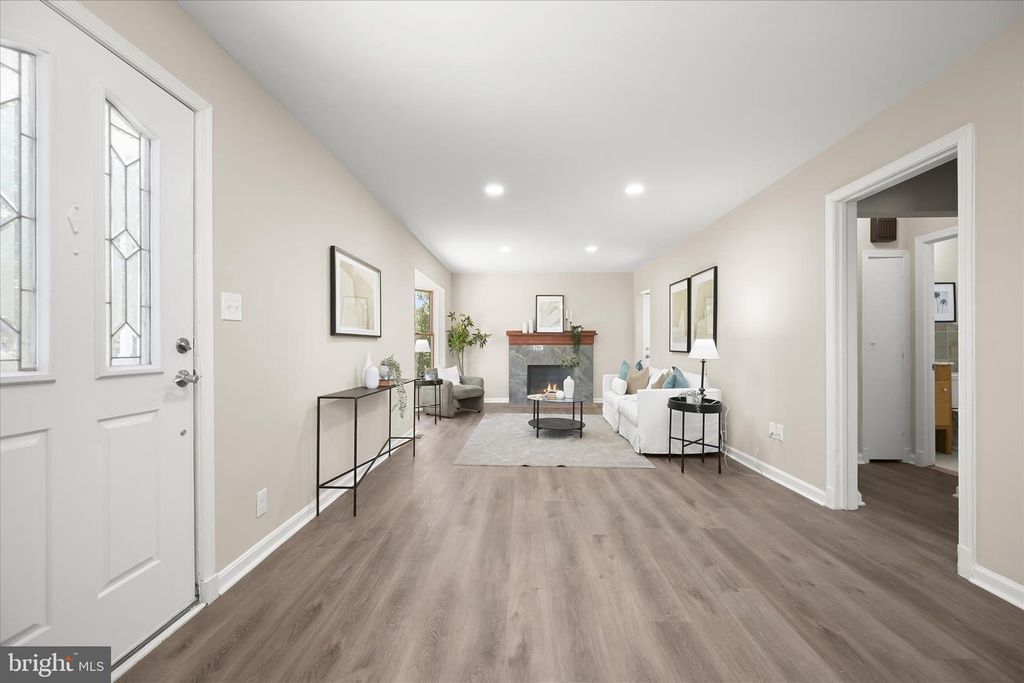 Image 8 of property listing at 10128 HEREFORD PL, Silver Spring, MD 20901