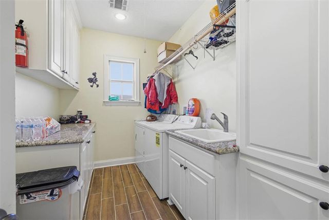 24500 Gillson Road, Iowa, LA 70647