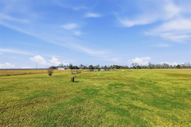 24500 Gillson Road, Iowa, LA 70647