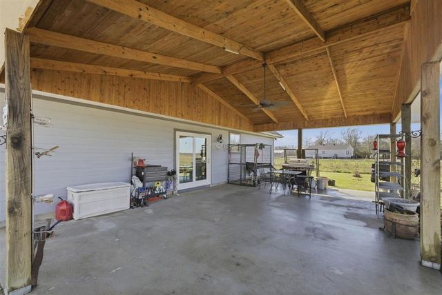 24500 Gillson Road, Iowa, LA 70647