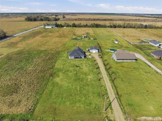 24500 Gillson Road, Iowa, LA 70647