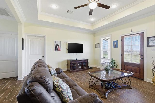 24500 Gillson Road, Iowa, LA 70647