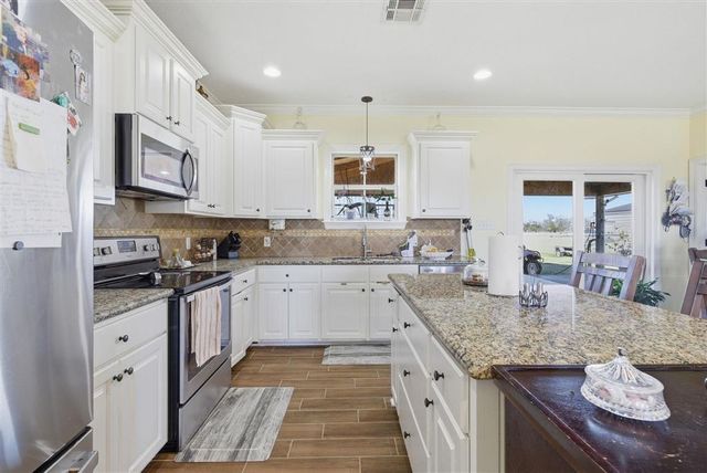 24500 Gillson Road, Iowa, LA 70647