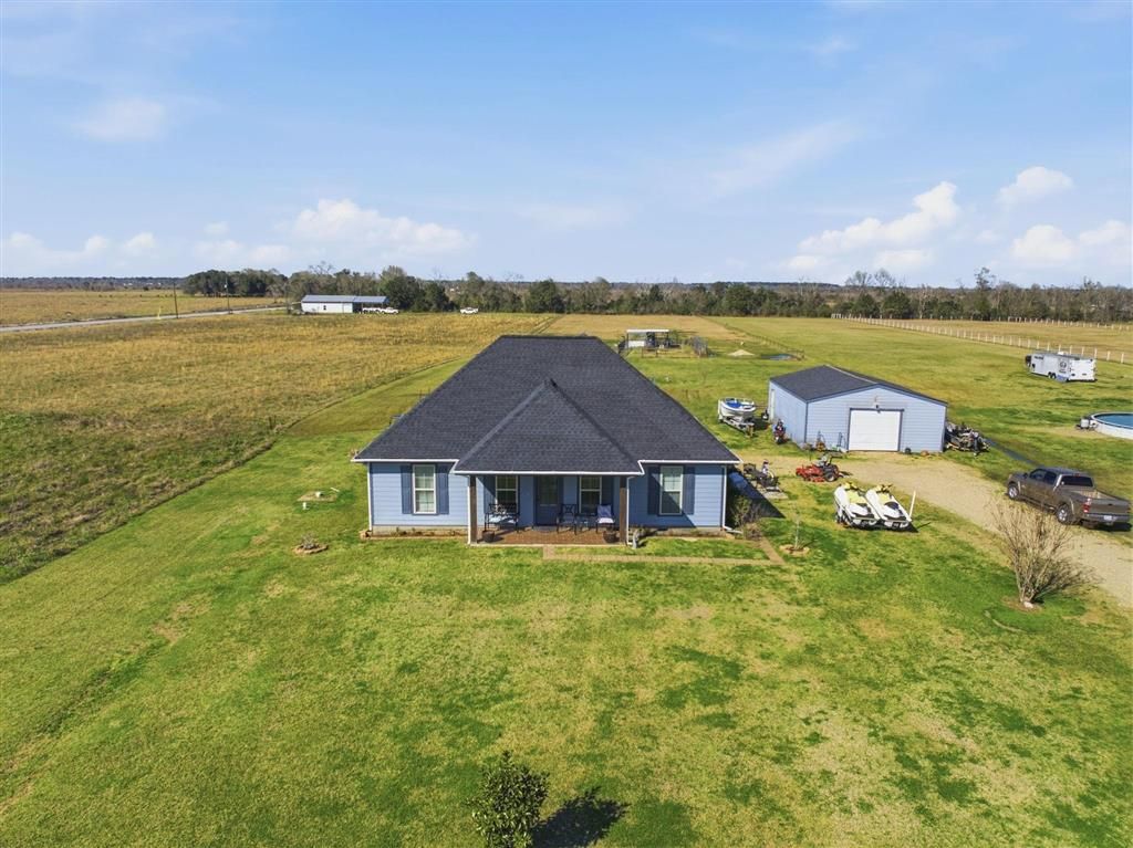 24500 Gillson Road, Iowa, LA 70647