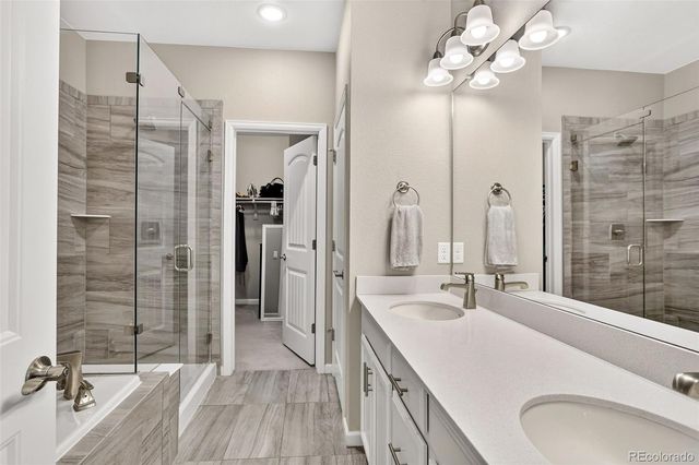 24817 E Calhoun Place B, Aurora, CO 80016