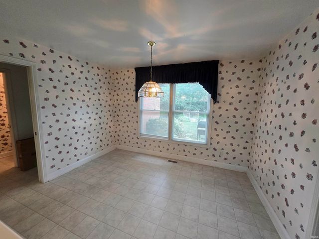 616 Beringer Drive, Evansville, IN 47711