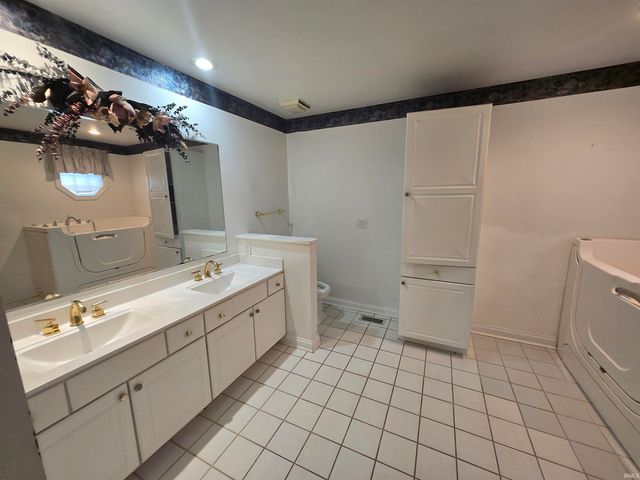 616 Beringer Drive, Evansville, IN 47711