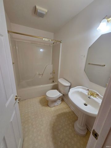 616 Beringer Drive, Evansville, IN 47711