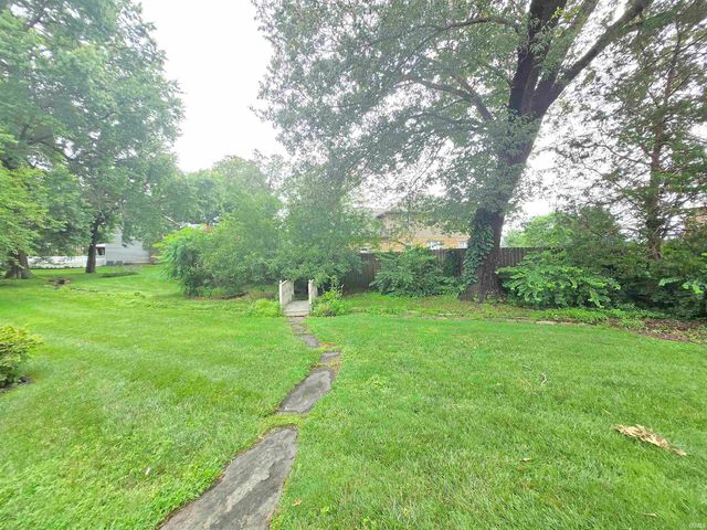616 Beringer Drive, Evansville, IN 47711