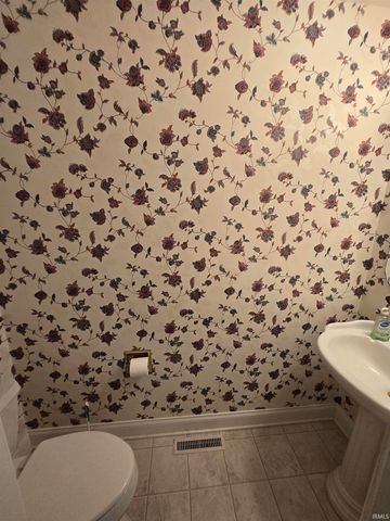 616 Beringer Drive, Evansville, IN 47711