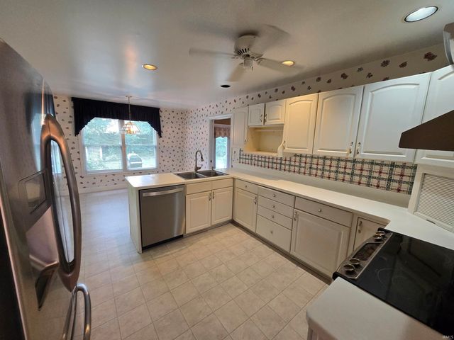 616 Beringer Drive, Evansville, IN 47711