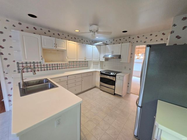 616 Beringer Drive, Evansville, IN 47711