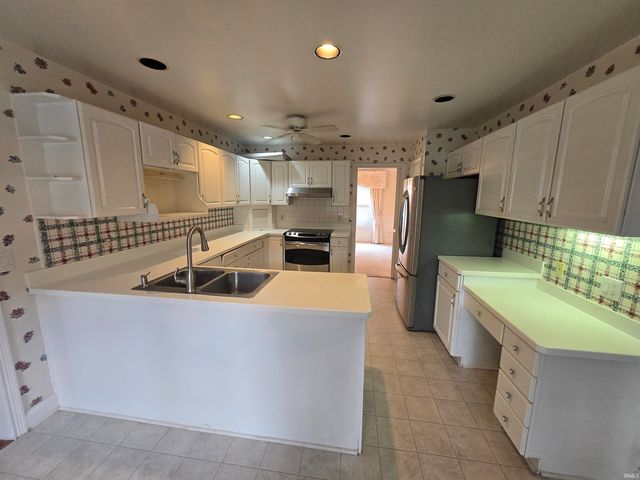 616 Beringer Drive, Evansville, IN 47711