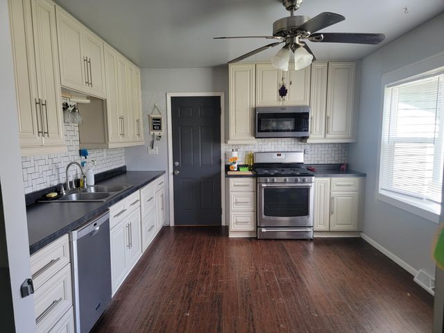 601 Gatewood Drive, Lowell, IN 46356