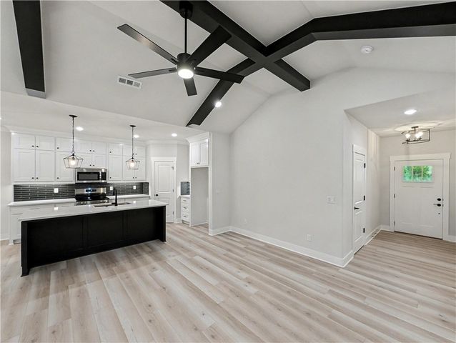 18 Hillswick Drive, Bella Vista, AR 72715
