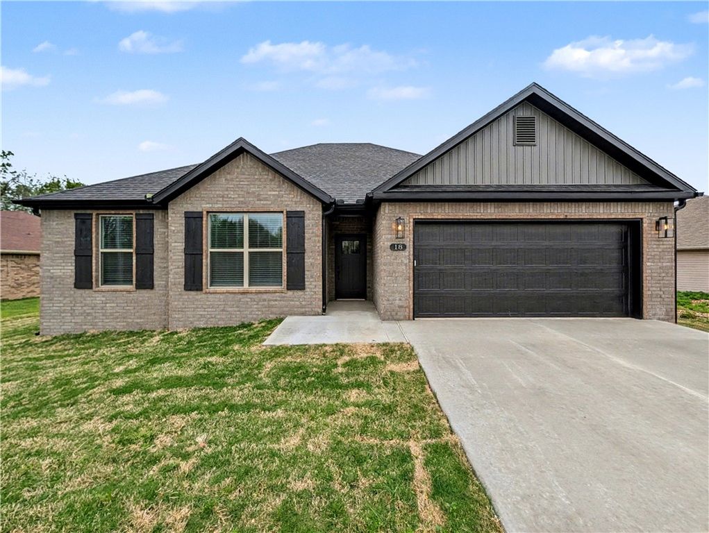 18 Hillswick Drive, Bella Vista, AR 72715